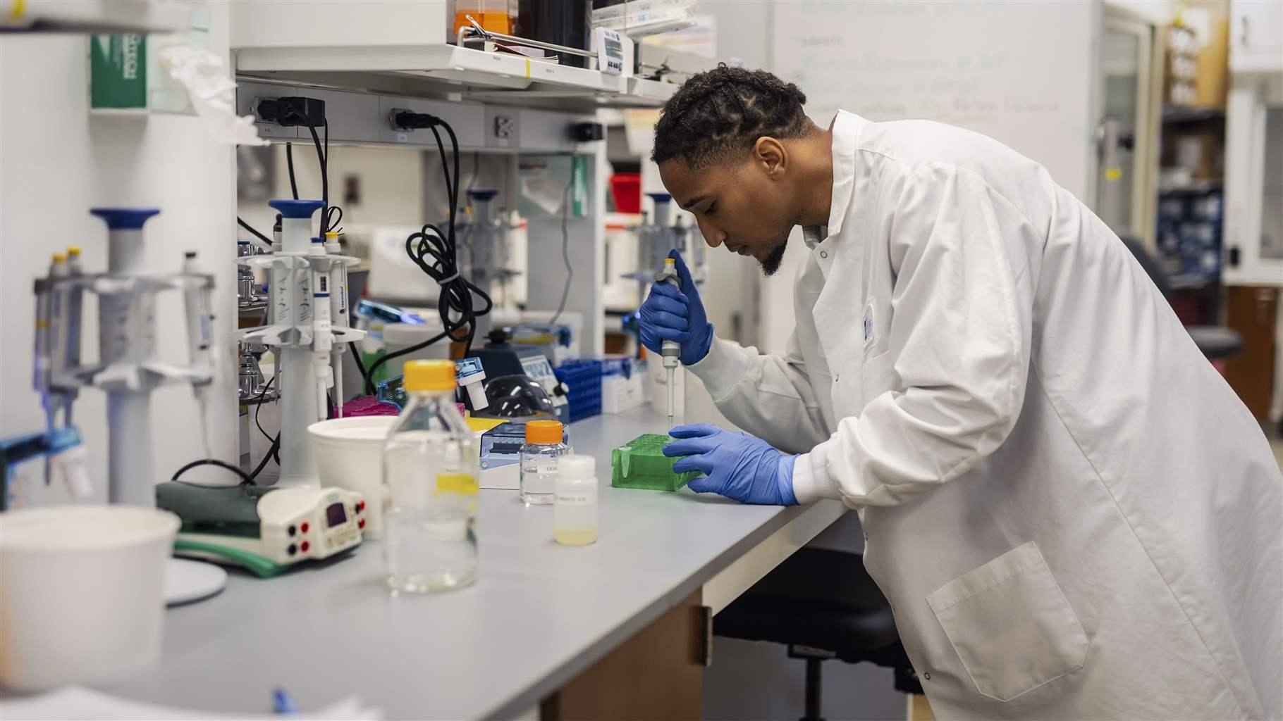 Pew Grants Advance Economic Mobility in Philadelphia